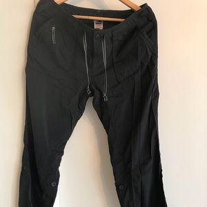 Light weight Northface capris pants